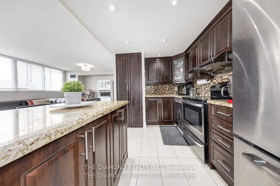3700 Kaneff Crescent, #1507