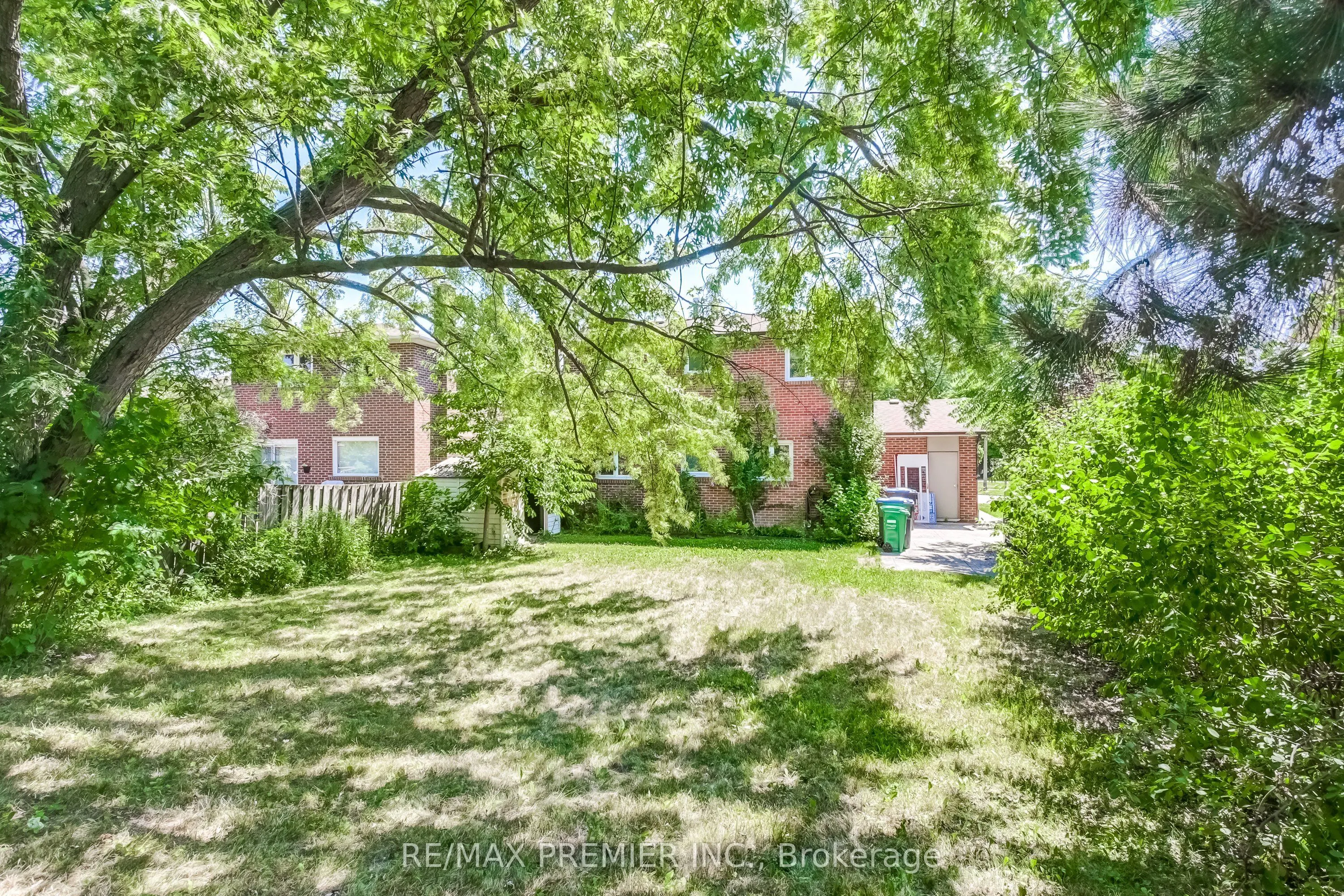 2395 Benedet Drive