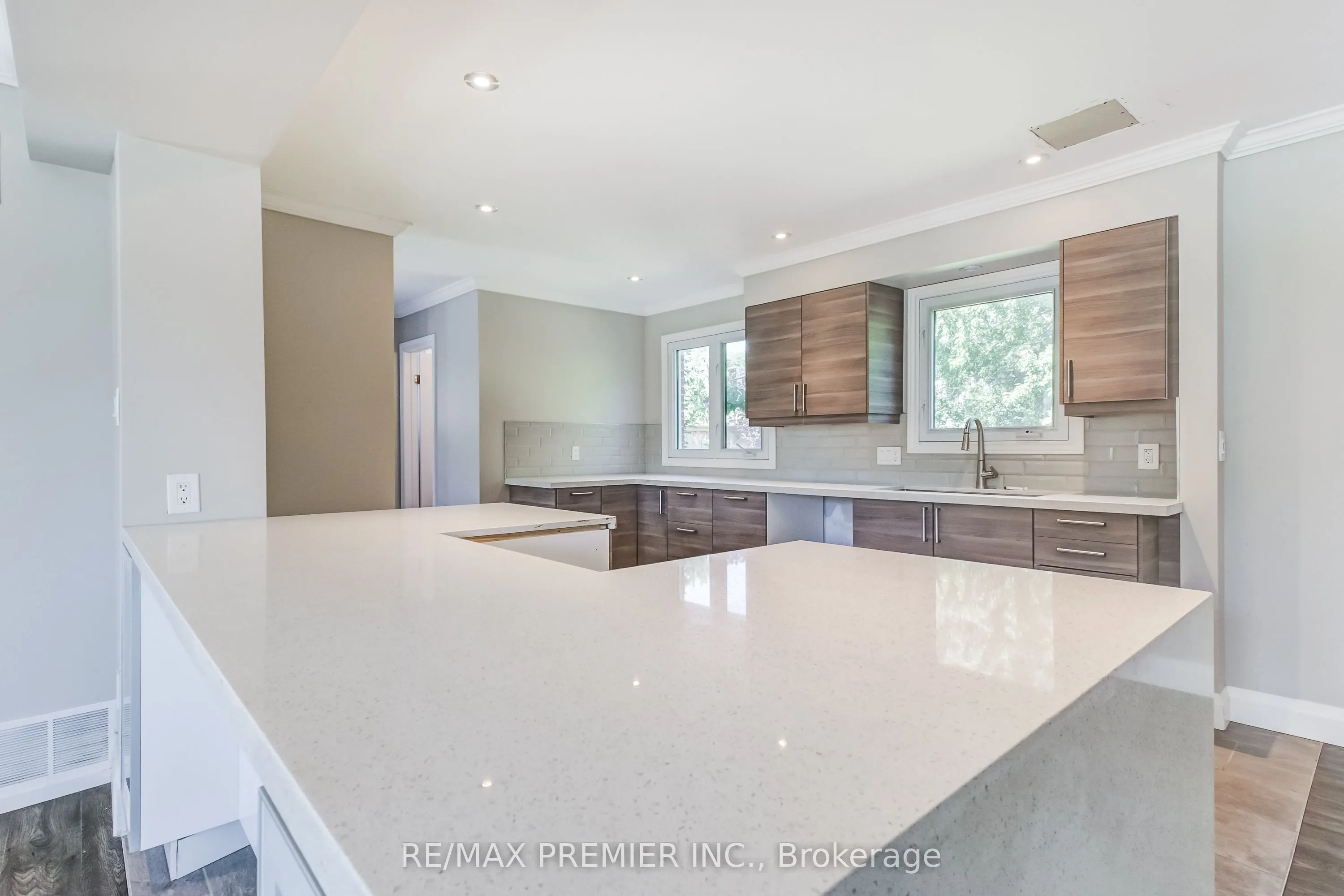 2395 Benedet Drive