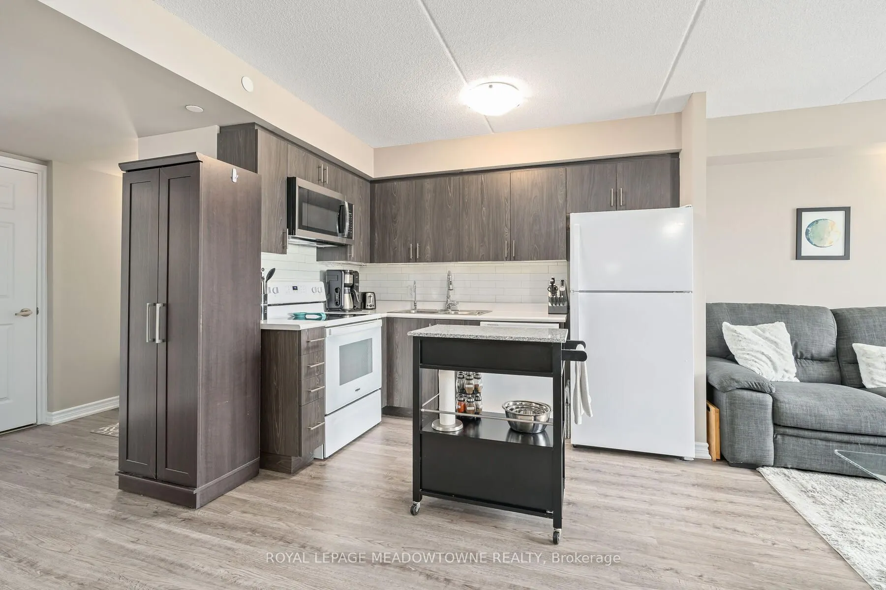 716 Main Street E, #207