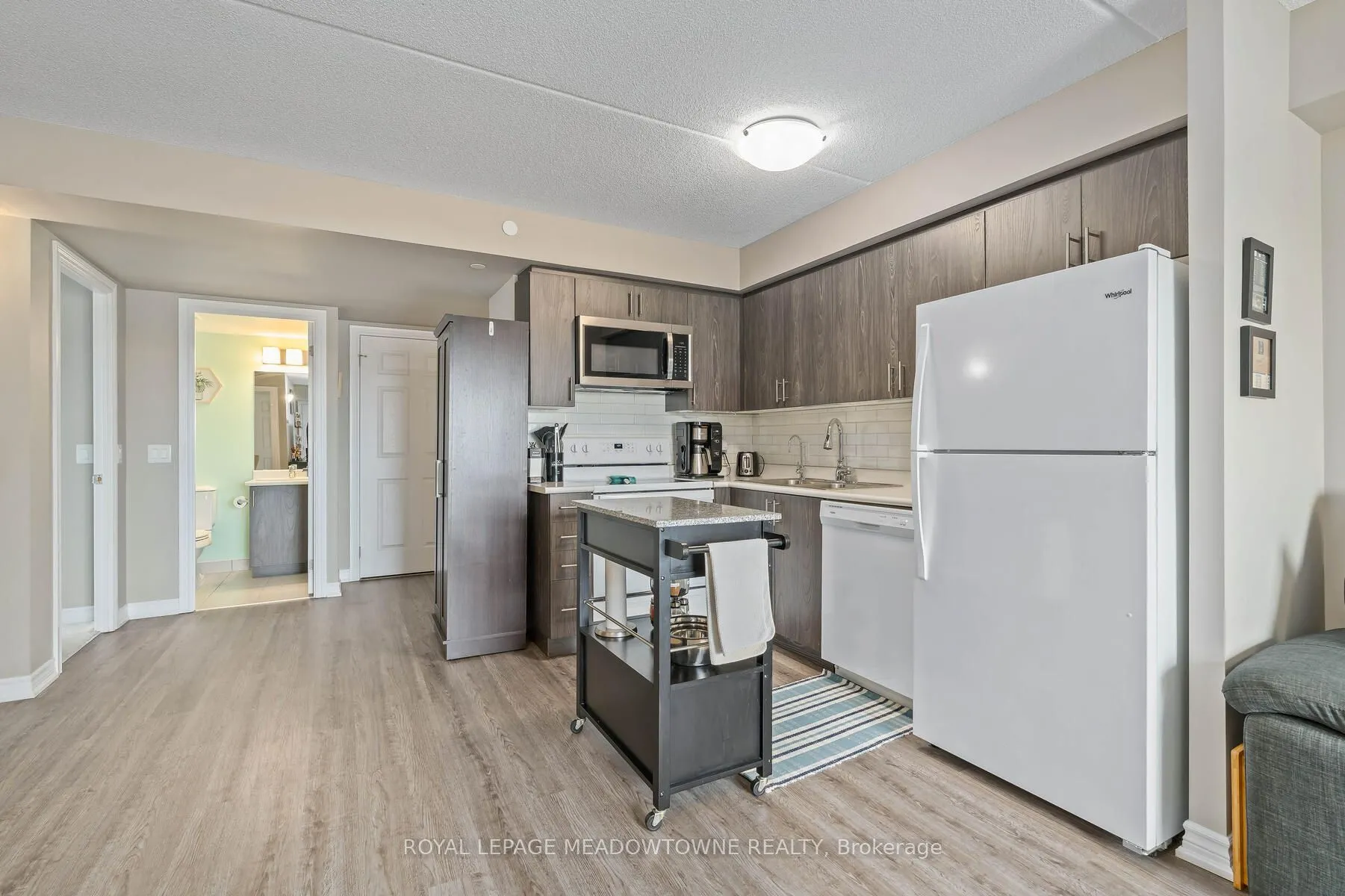 716 Main Street E, #207
