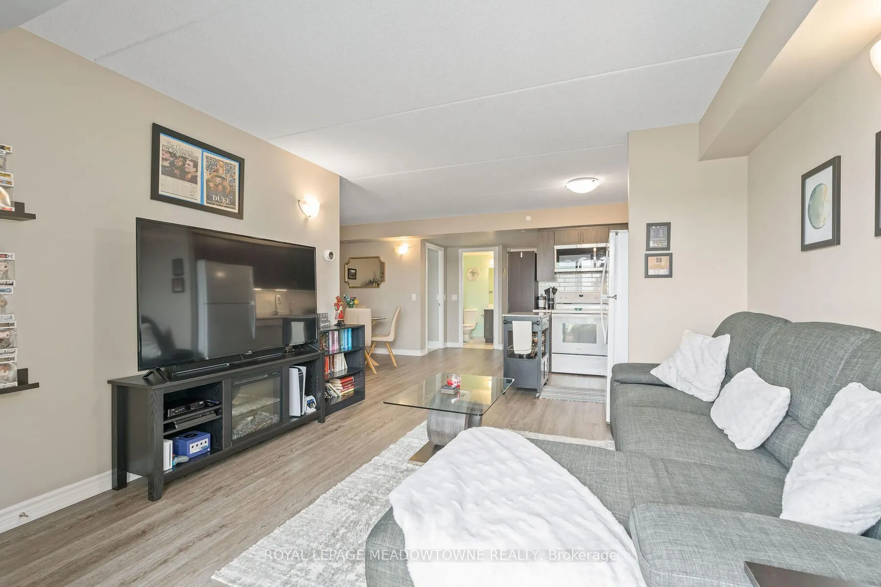 716 Main Street E, #207