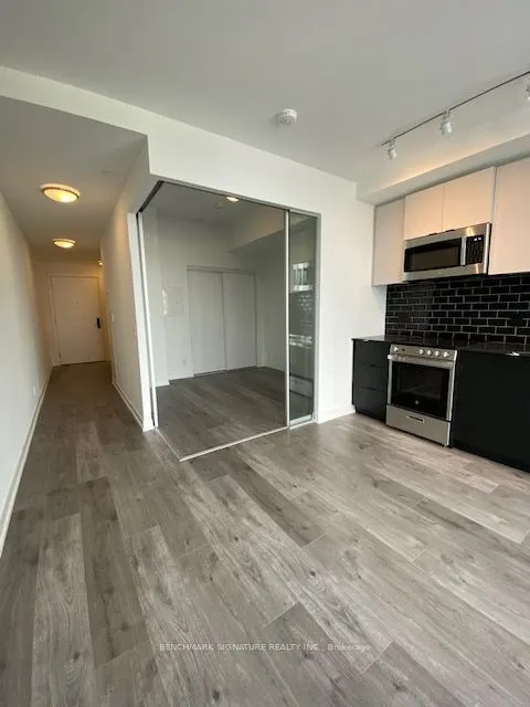 285 Dufferin Street, #725