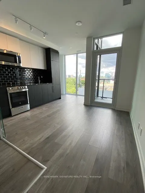 285 Dufferin Street, #725