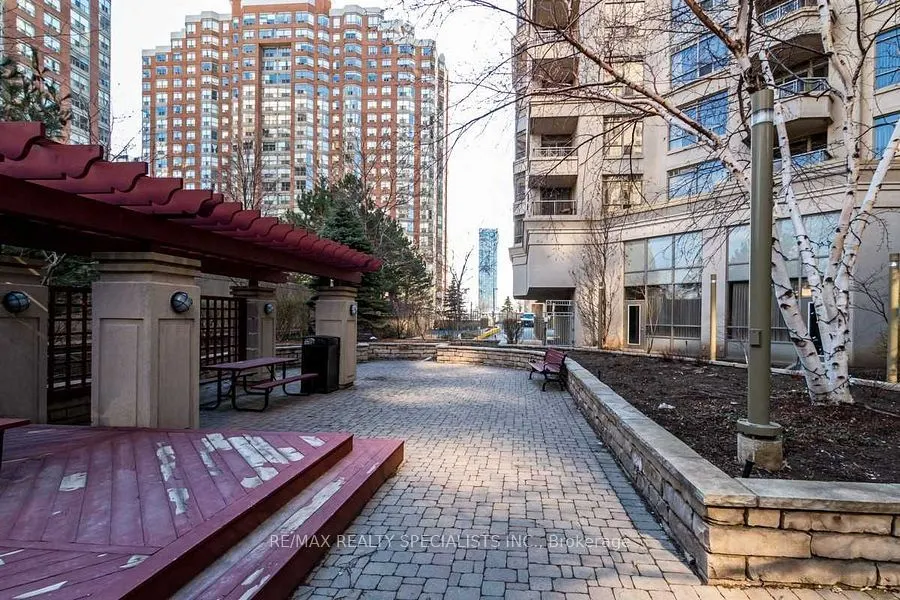 310 BURNHAMTHORPE Road W, #1003