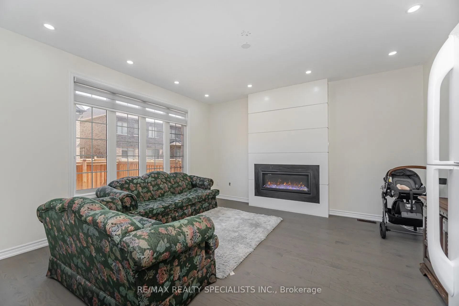 2 Jenwood Crescent