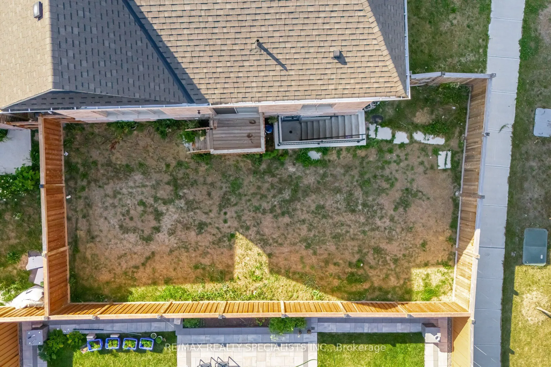 2 Jenwood Crescent