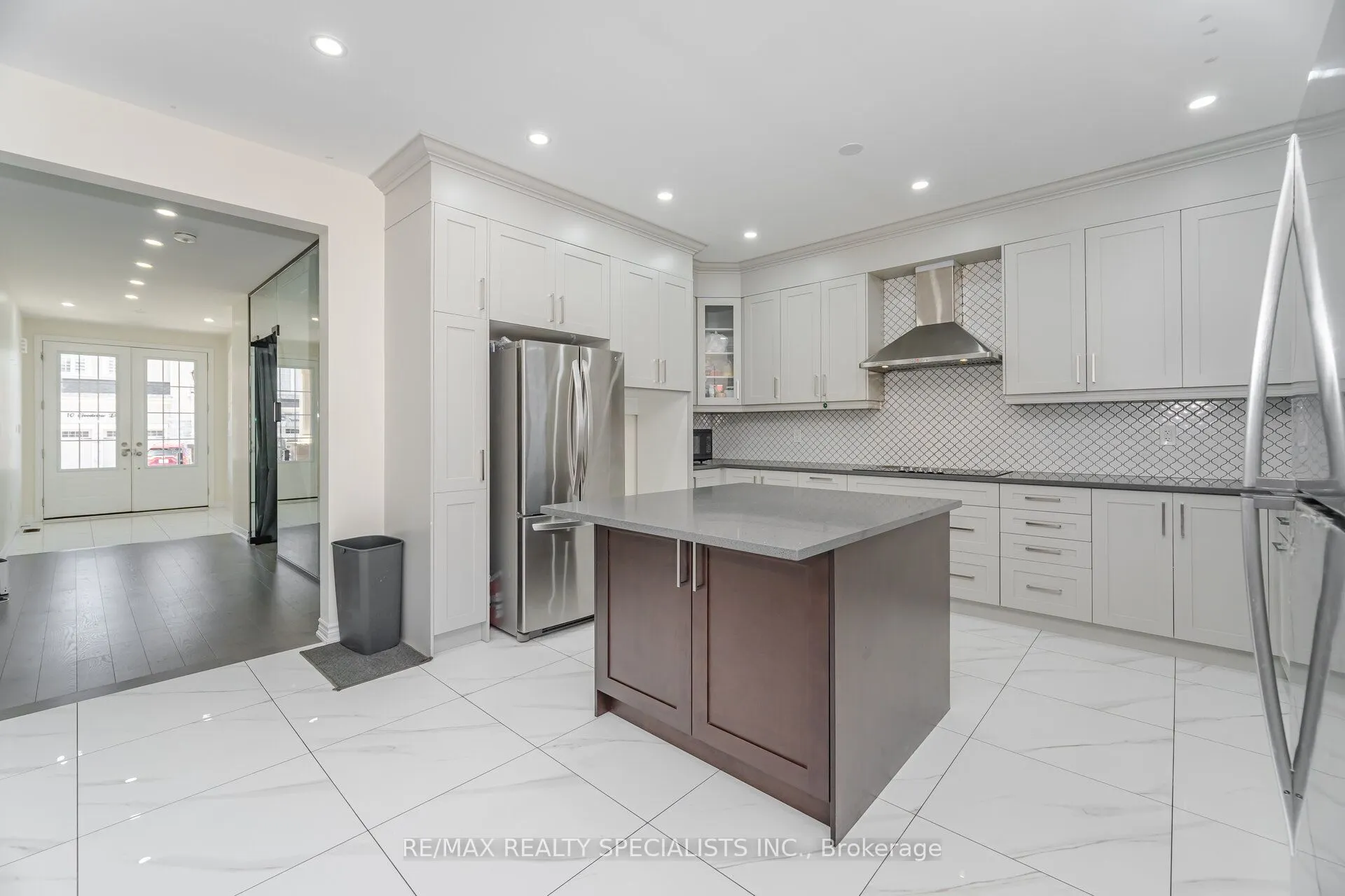 2 Jenwood Crescent