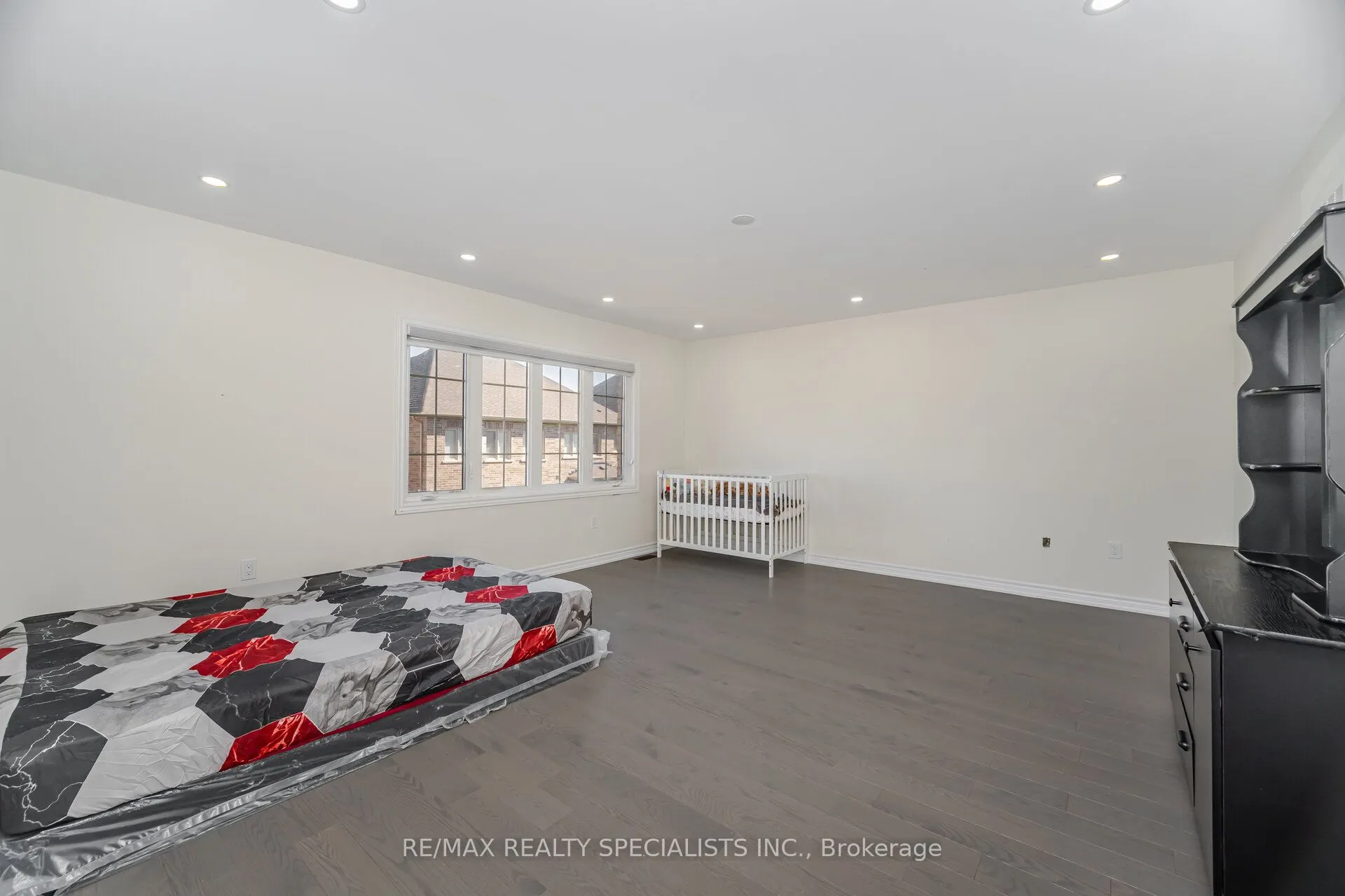 2 Jenwood Crescent