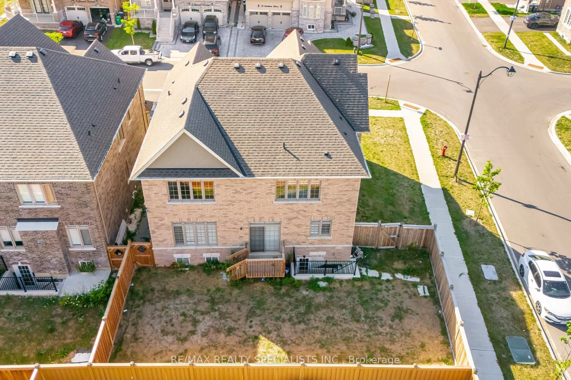 2 Jenwood Crescent