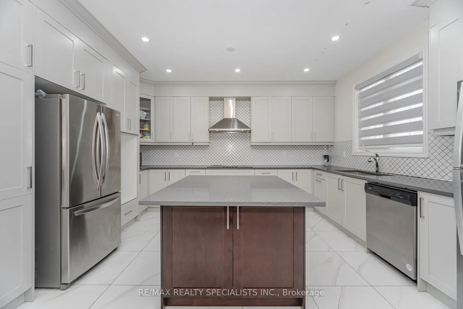 2 Jenwood Crescent