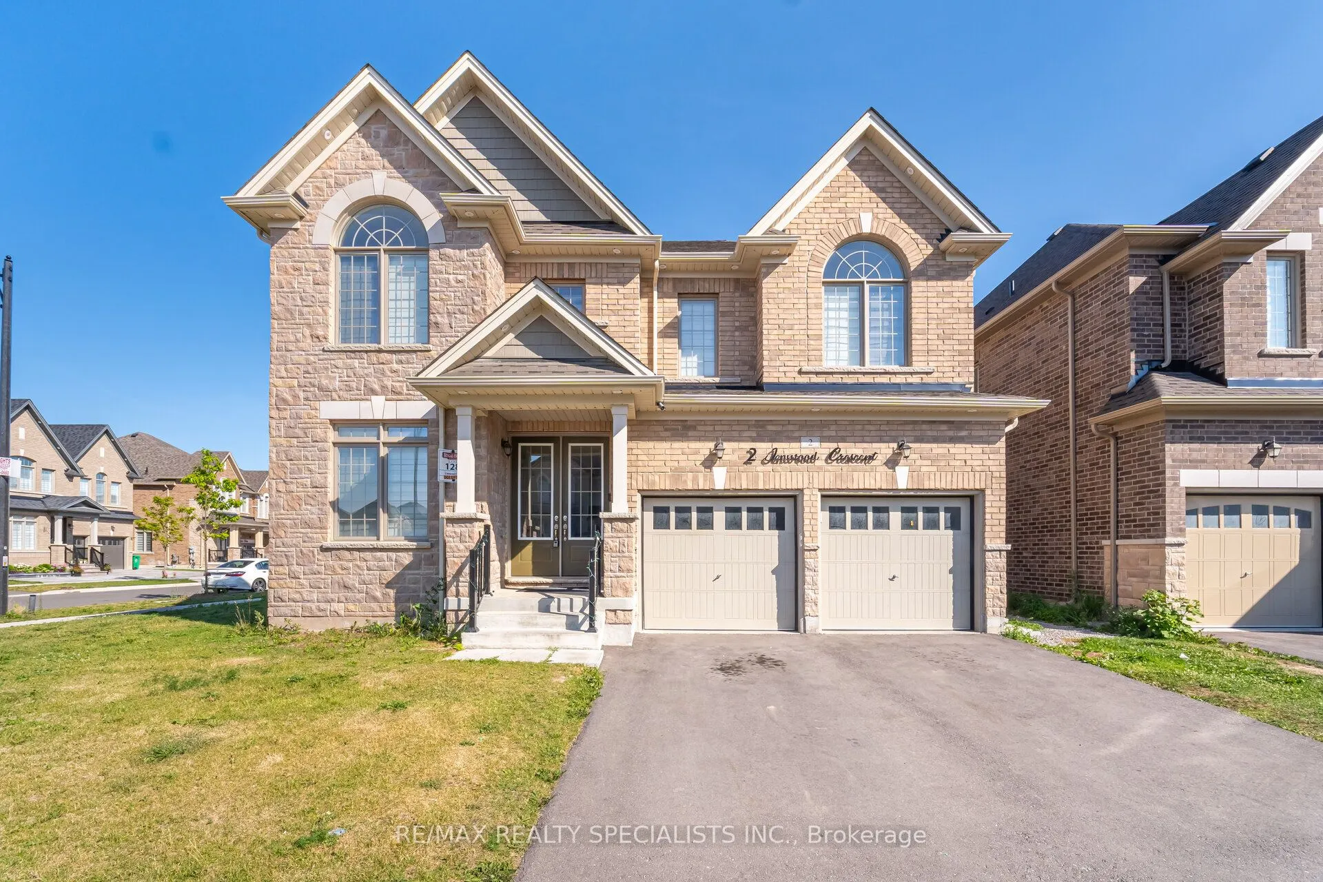 2 Jenwood Crescent