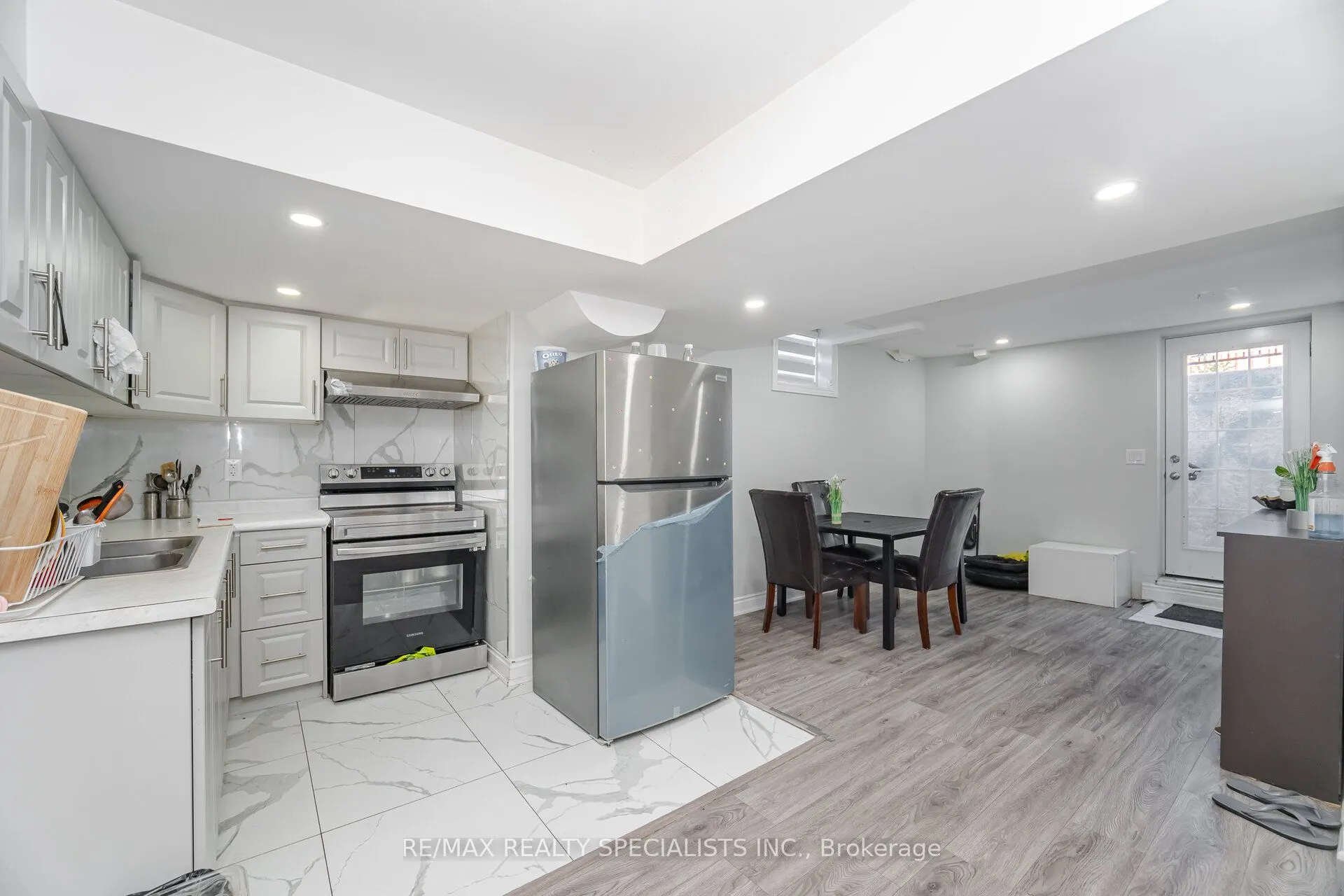 2 Jenwood Crescent