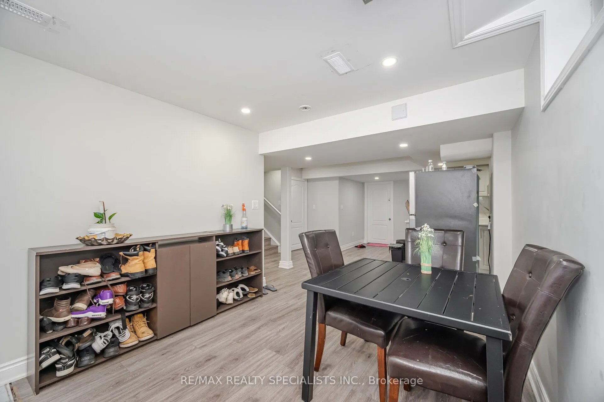 2 Jenwood Crescent
