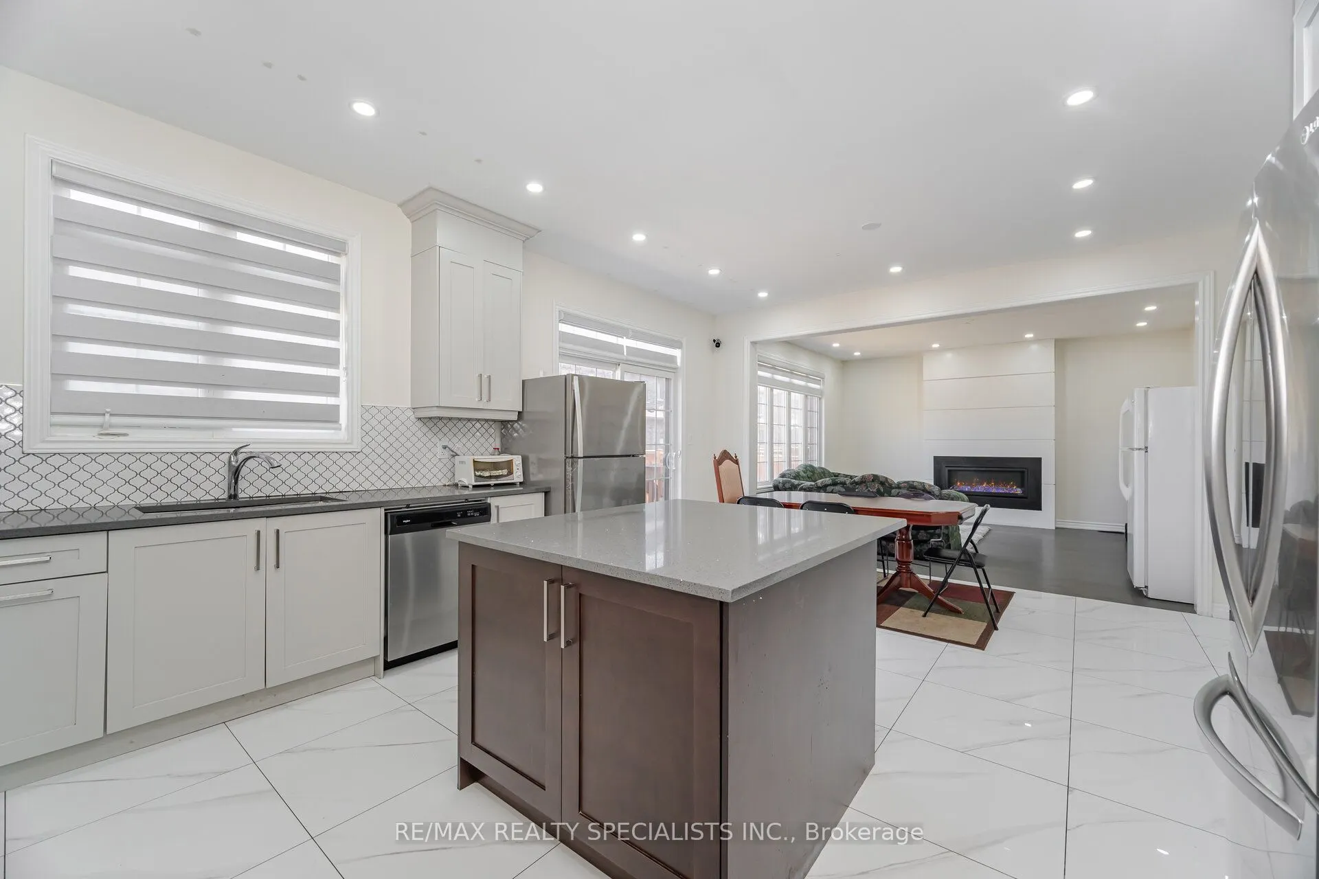 2 Jenwood Crescent