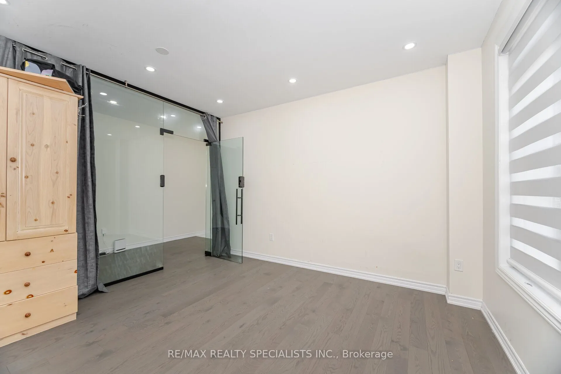 2 Jenwood Crescent