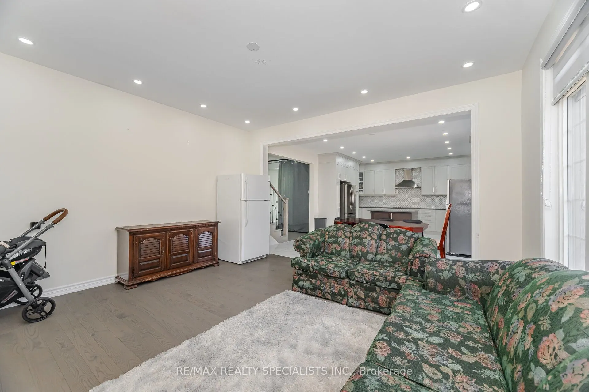 2 Jenwood Crescent