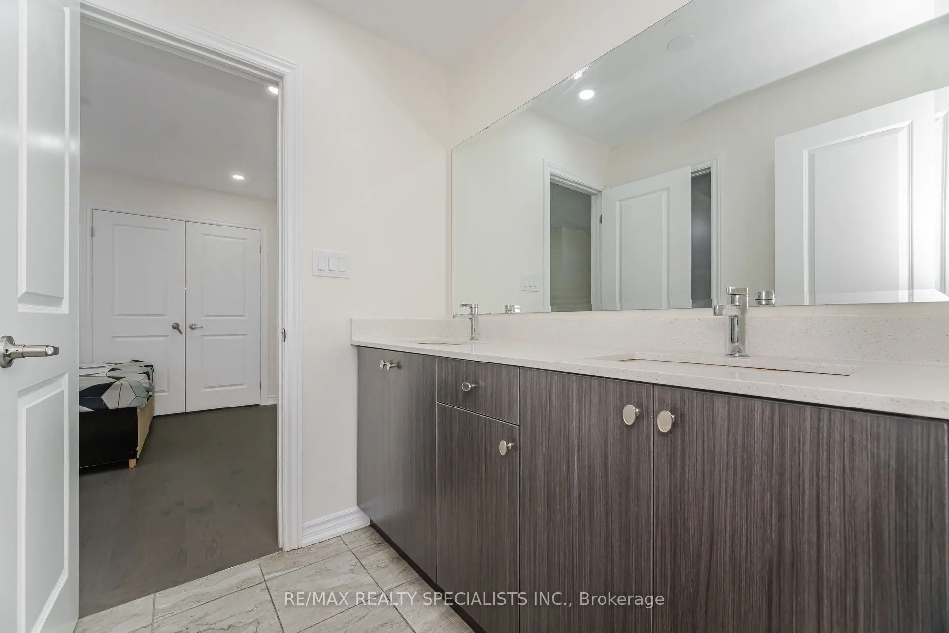 2 Jenwood Crescent