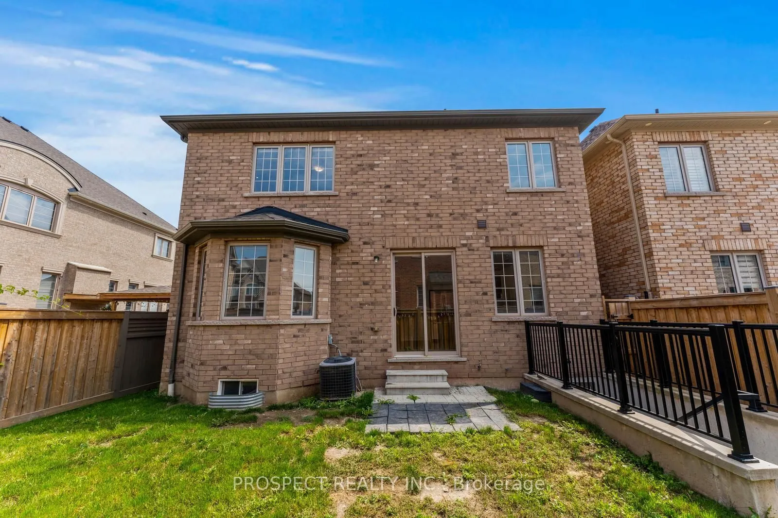 15 Lyle Way