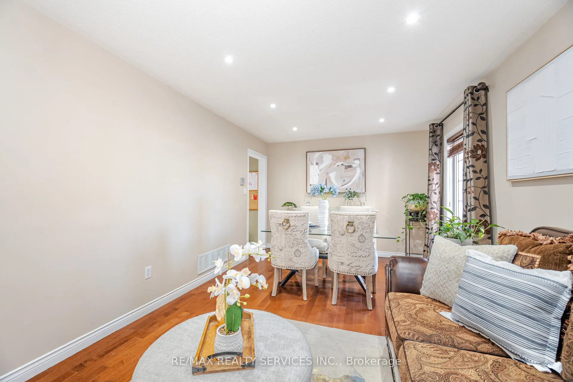28 Fallstar Crescent