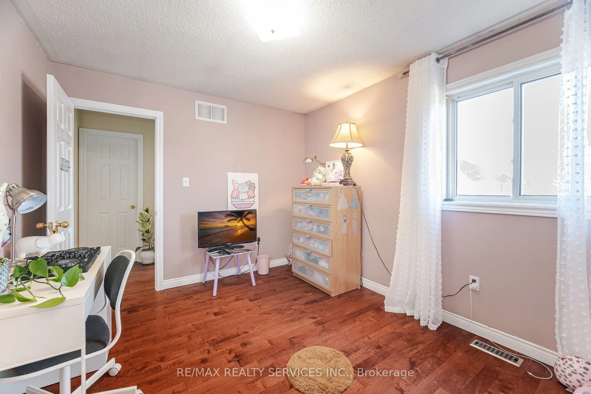 28 Fallstar Crescent