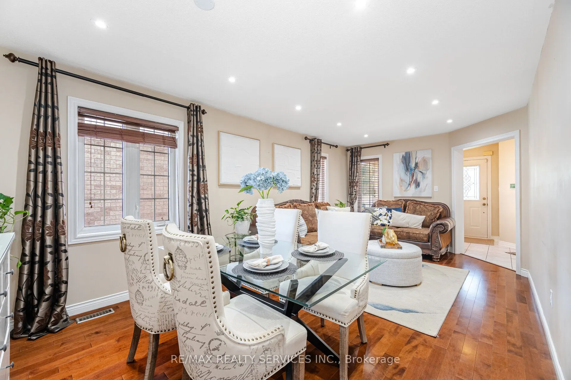 28 Fallstar Crescent