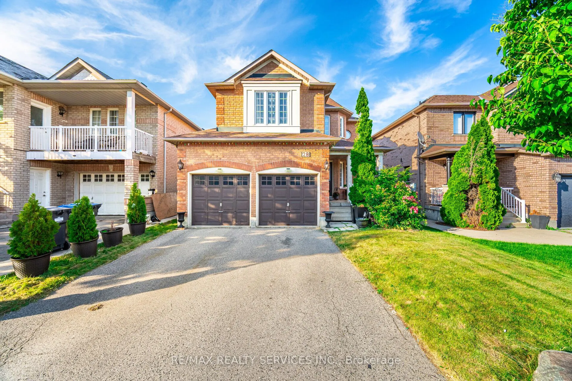 28 Fallstar Crescent