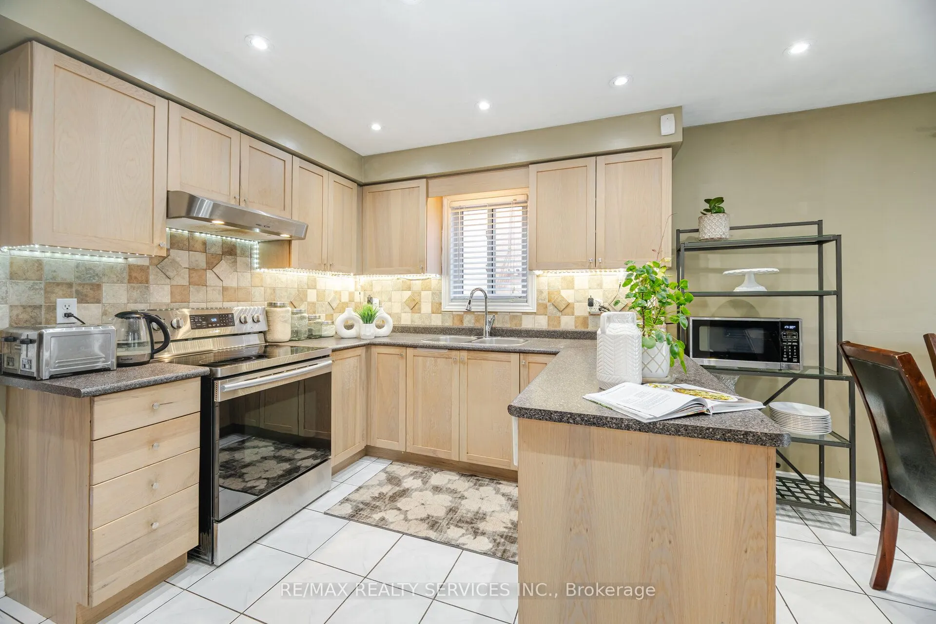 28 Fallstar Crescent