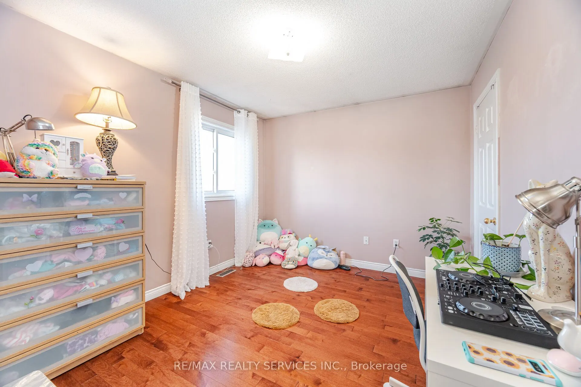 28 Fallstar Crescent