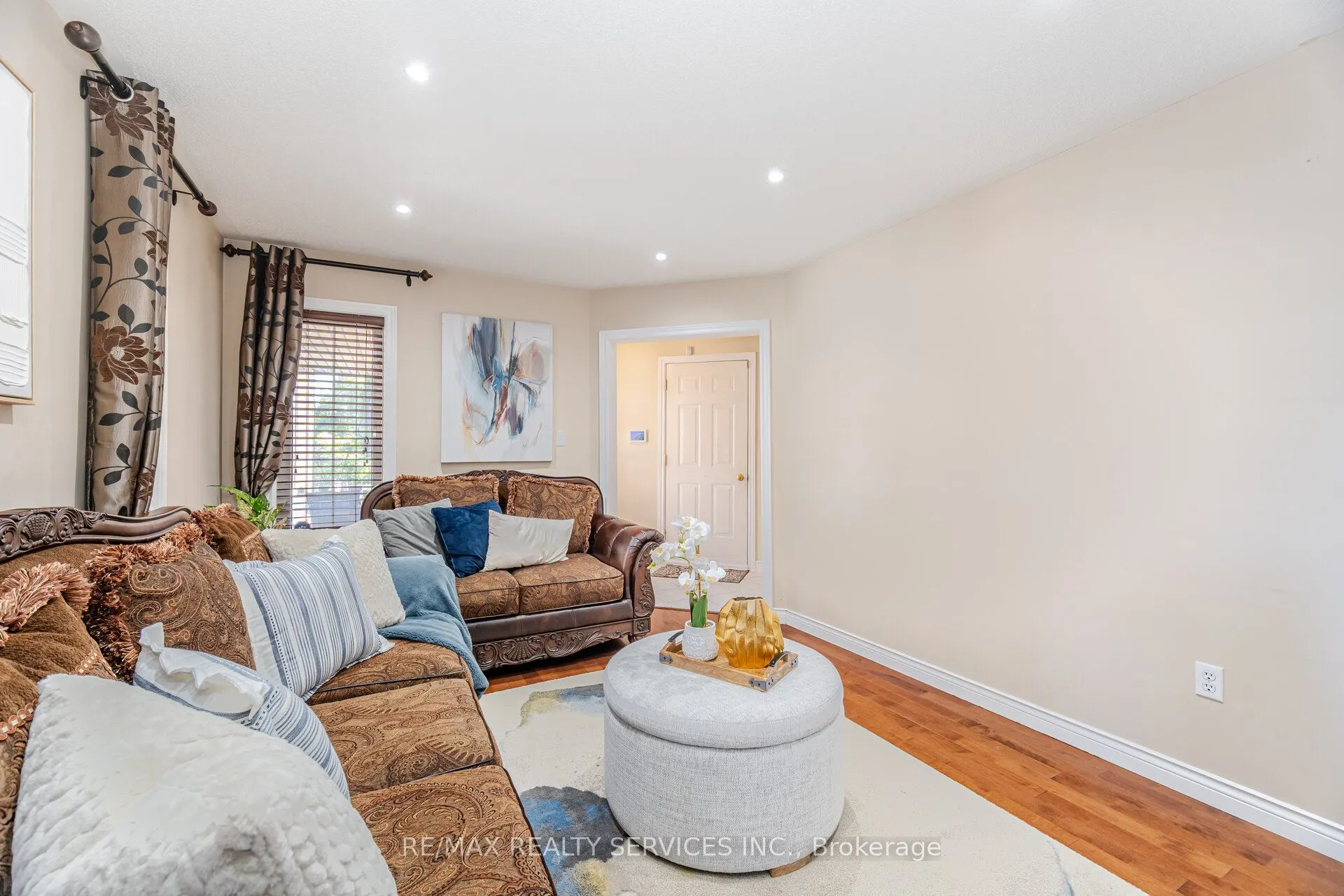 28 Fallstar Crescent