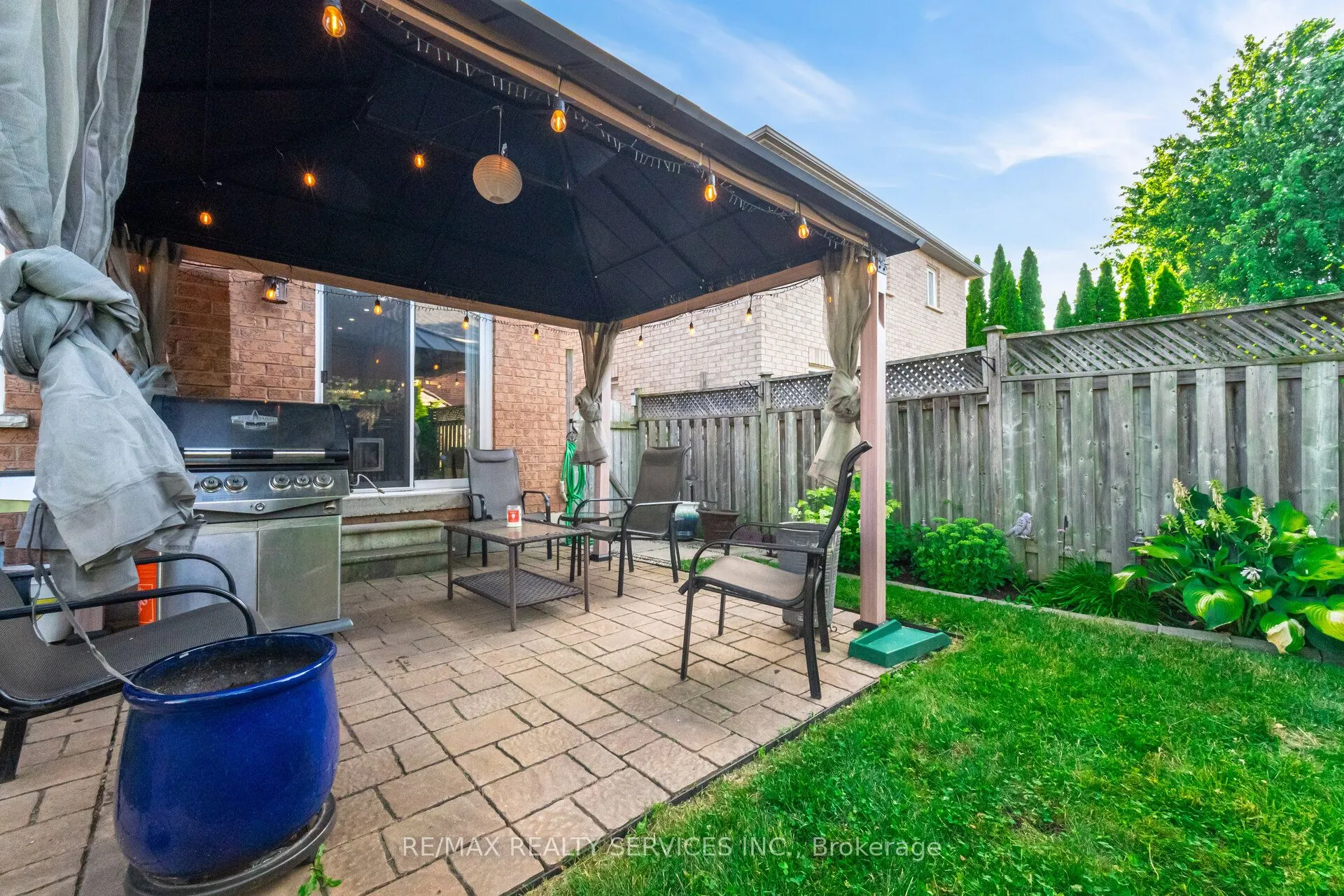 28 Fallstar Crescent