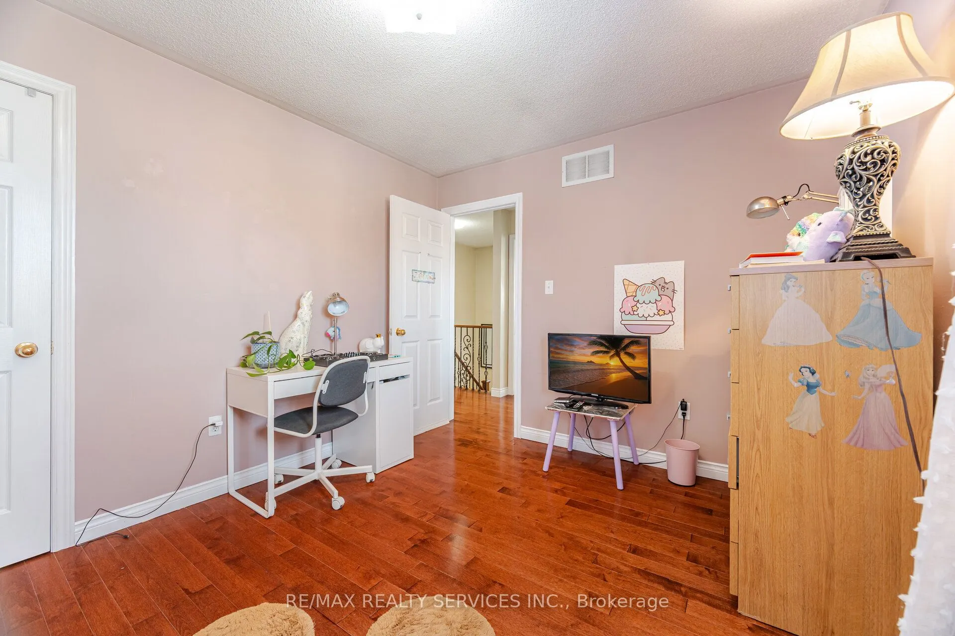 28 Fallstar Crescent