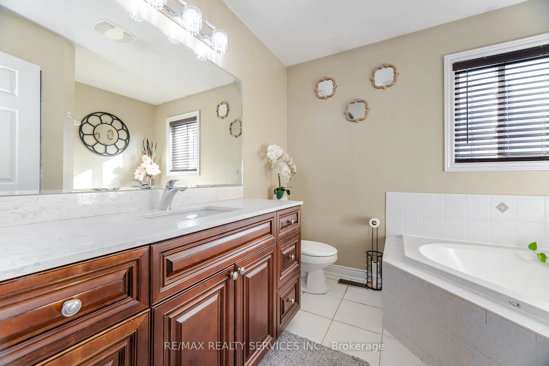 28 Fallstar Crescent