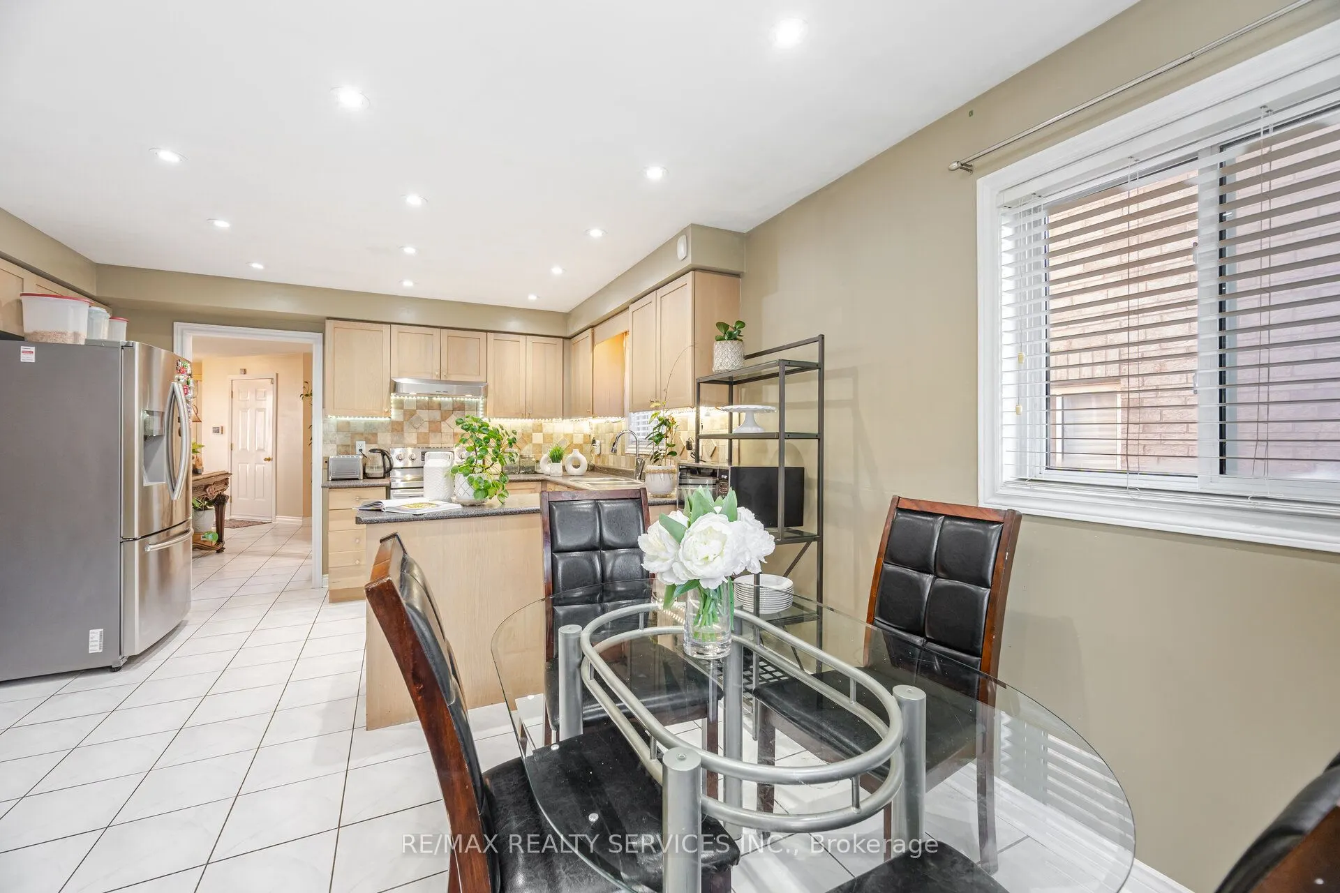28 Fallstar Crescent