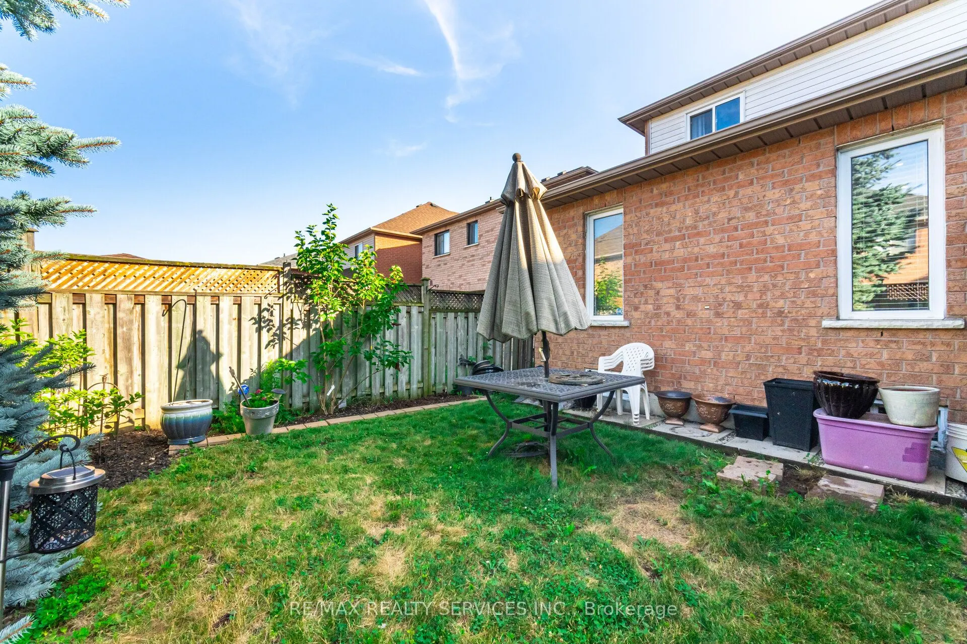 28 Fallstar Crescent