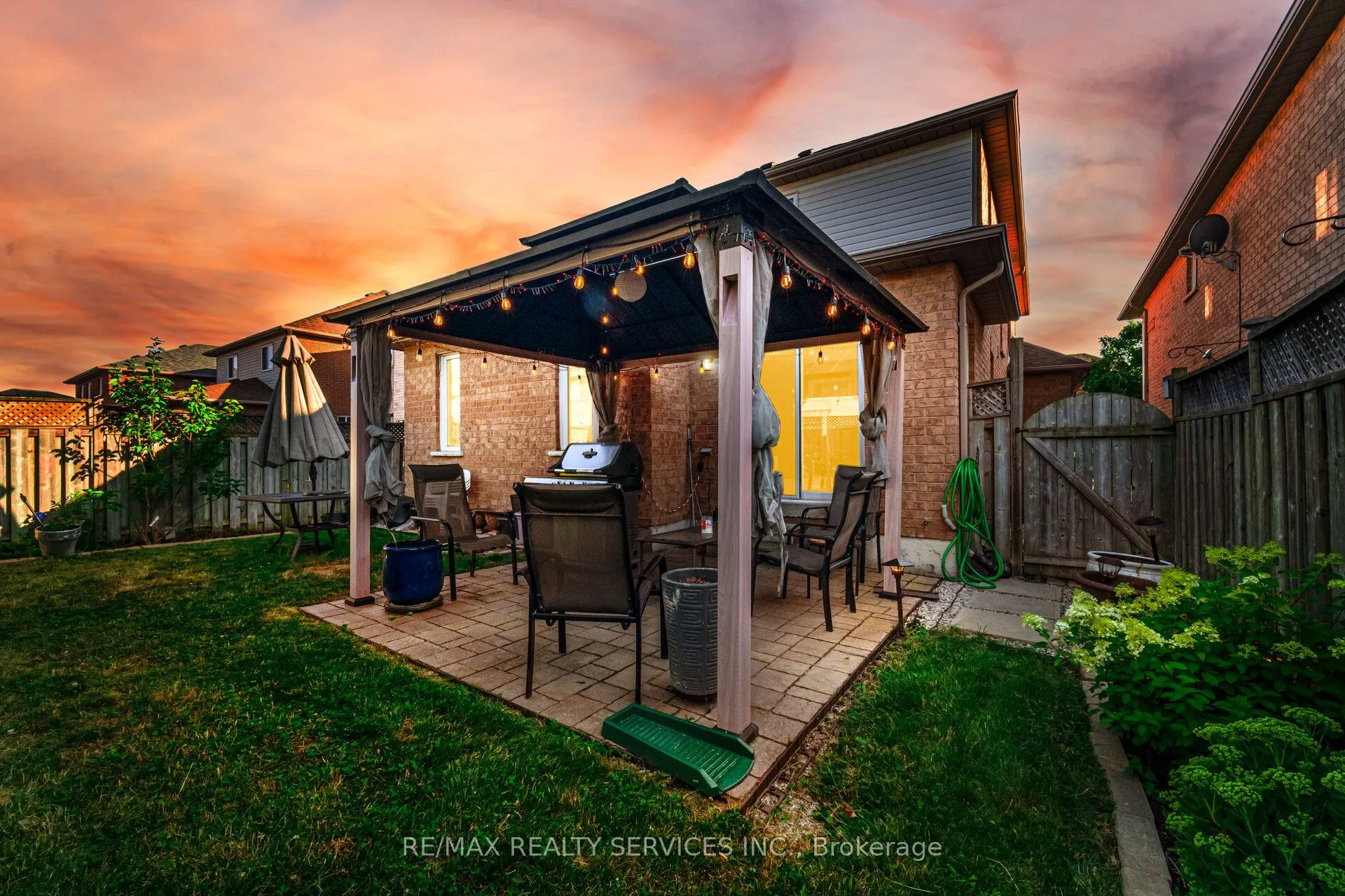 28 Fallstar Crescent