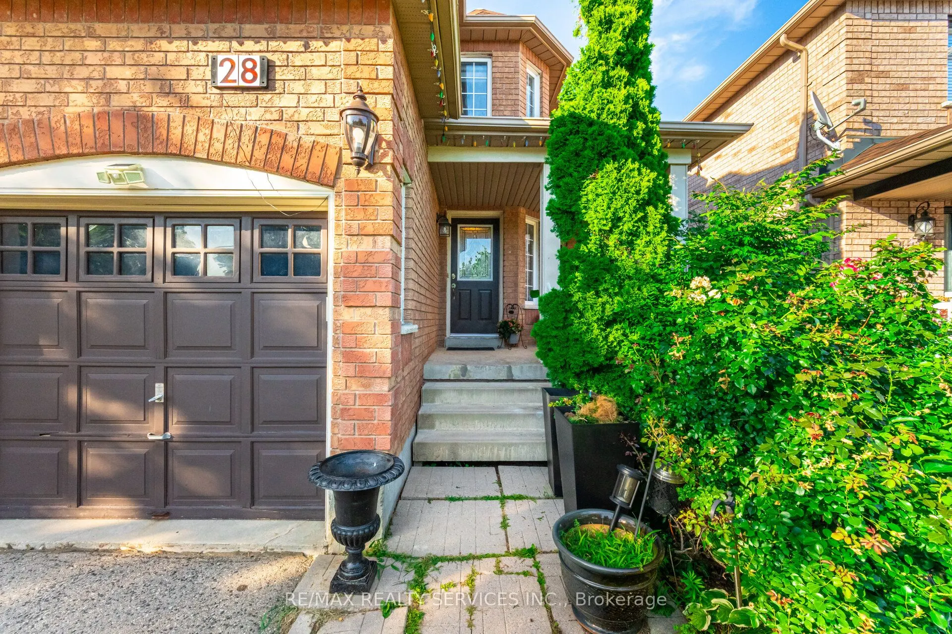28 Fallstar Crescent