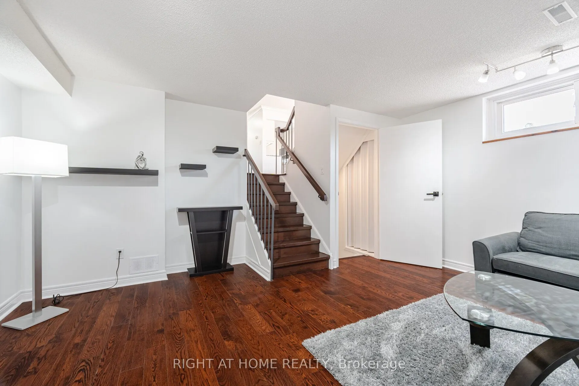 6 Winterfold Drive