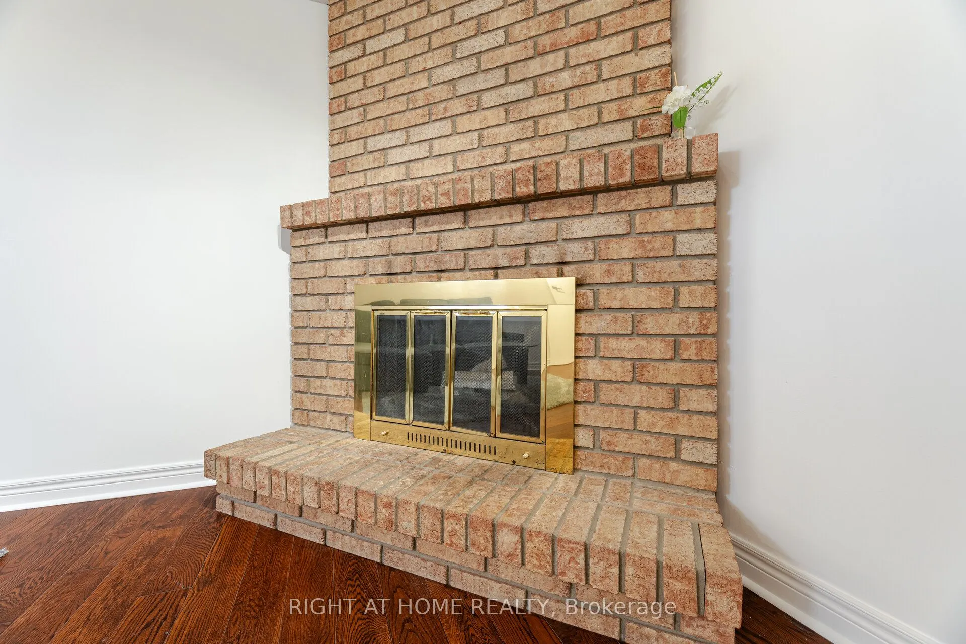 6 Winterfold Drive