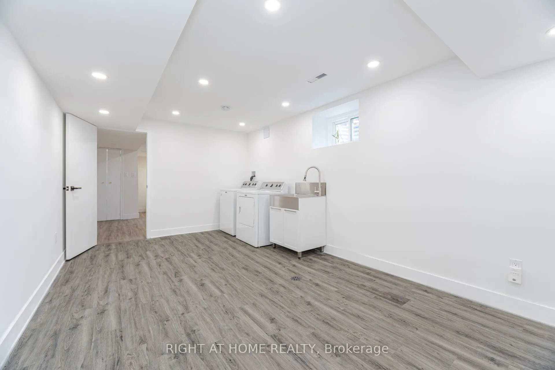 6 Winterfold Drive