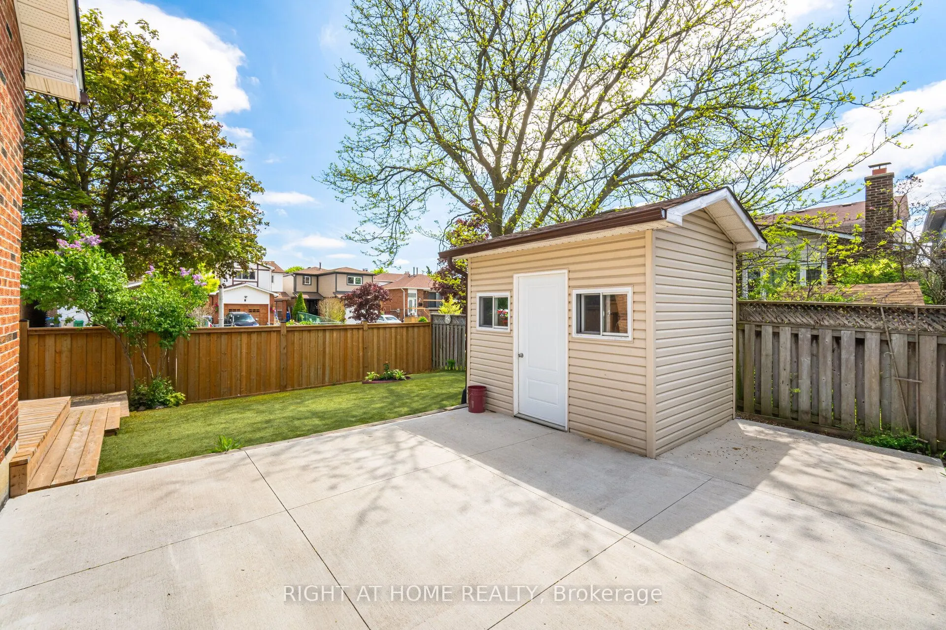 6 Winterfold Drive