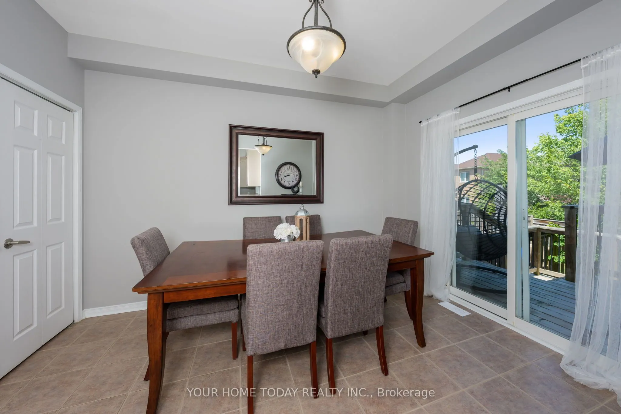 31 Elderberry Gate