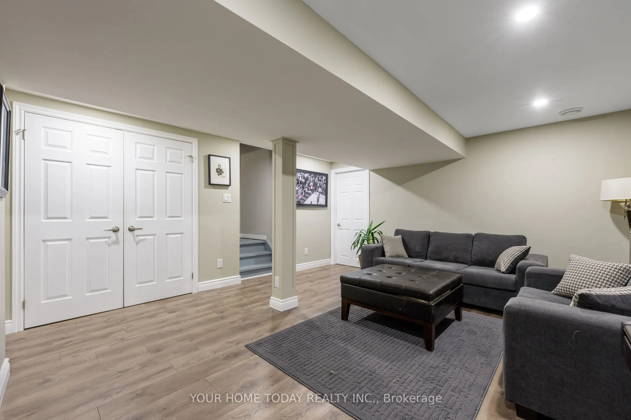 31 Elderberry Gate