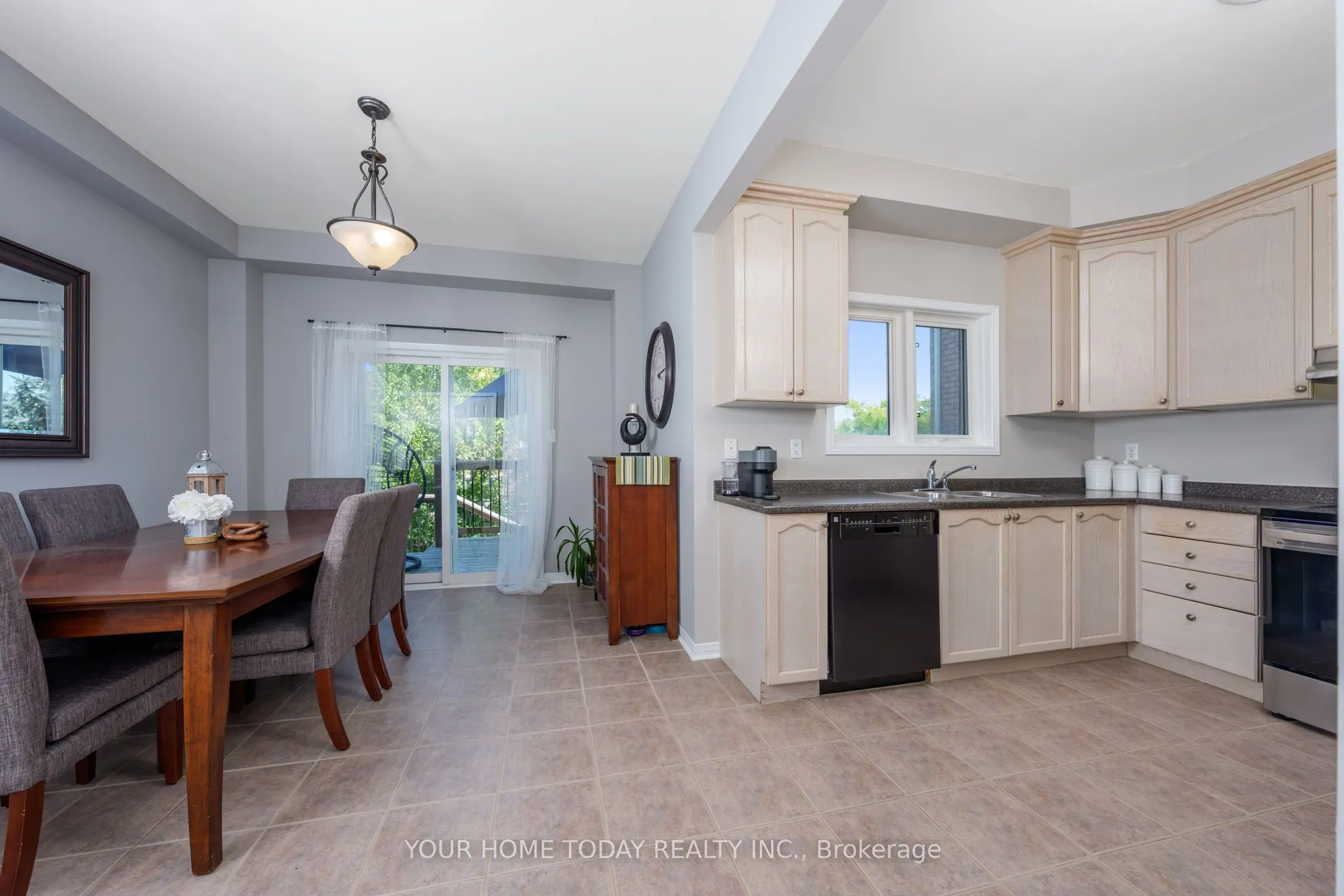 31 Elderberry Gate