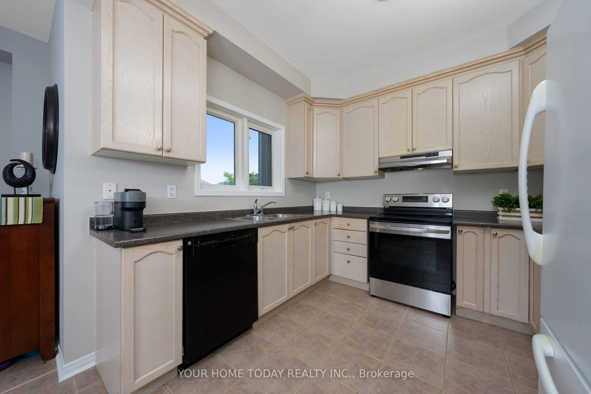 31 Elderberry Gate