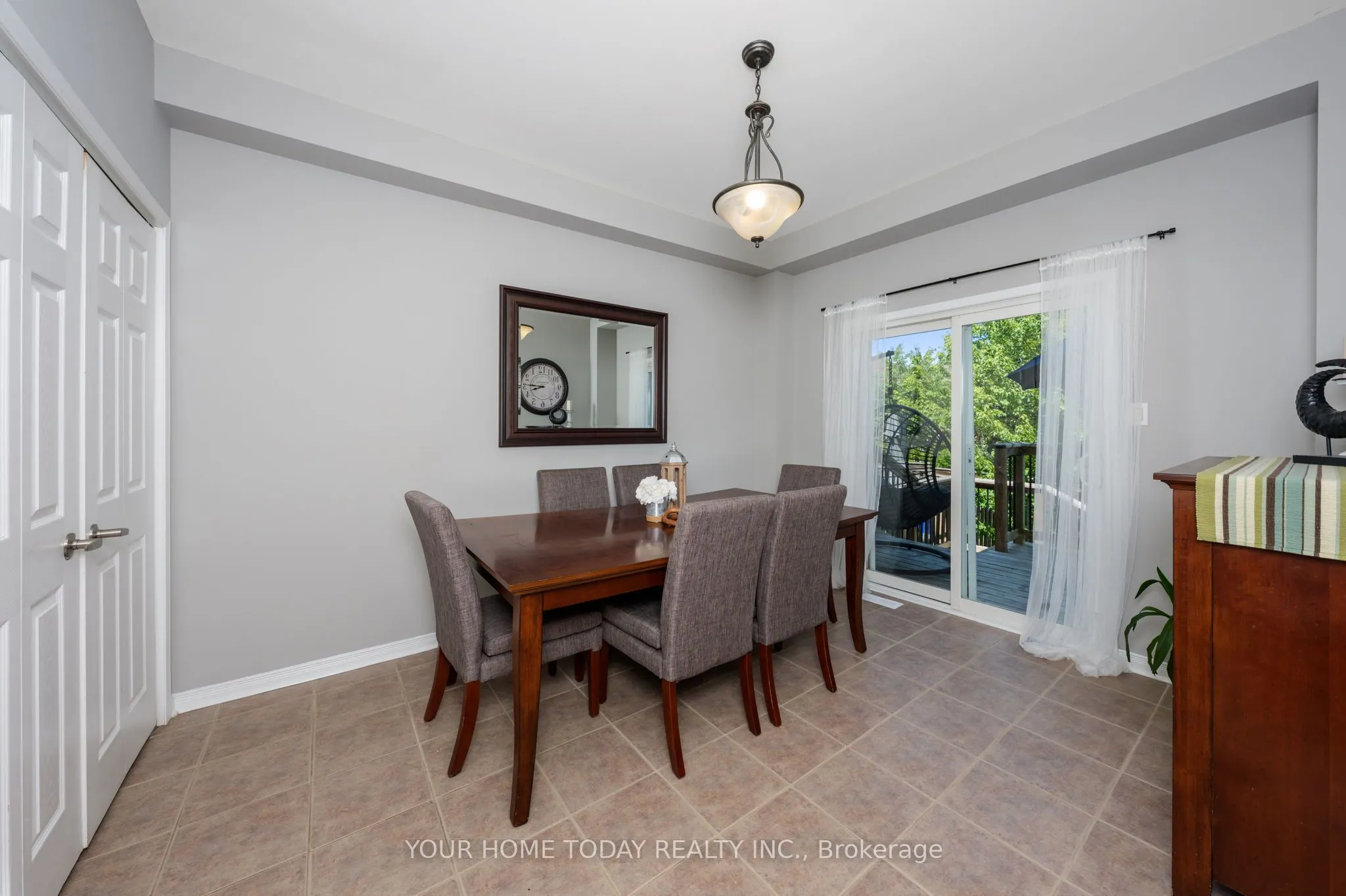 31 Elderberry Gate