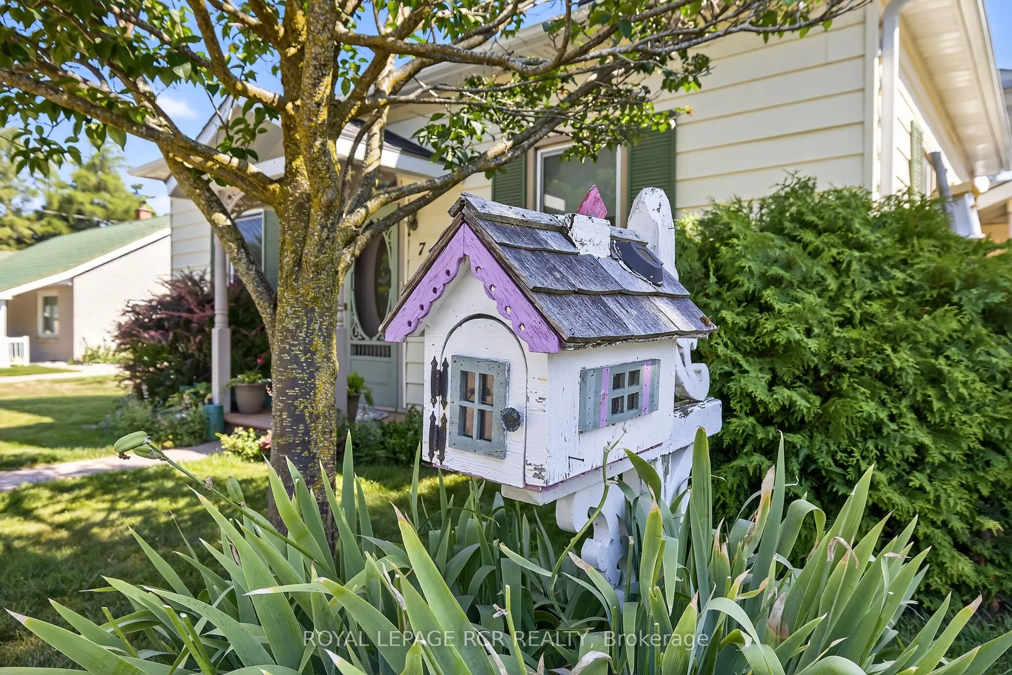7 Wallace Avenue