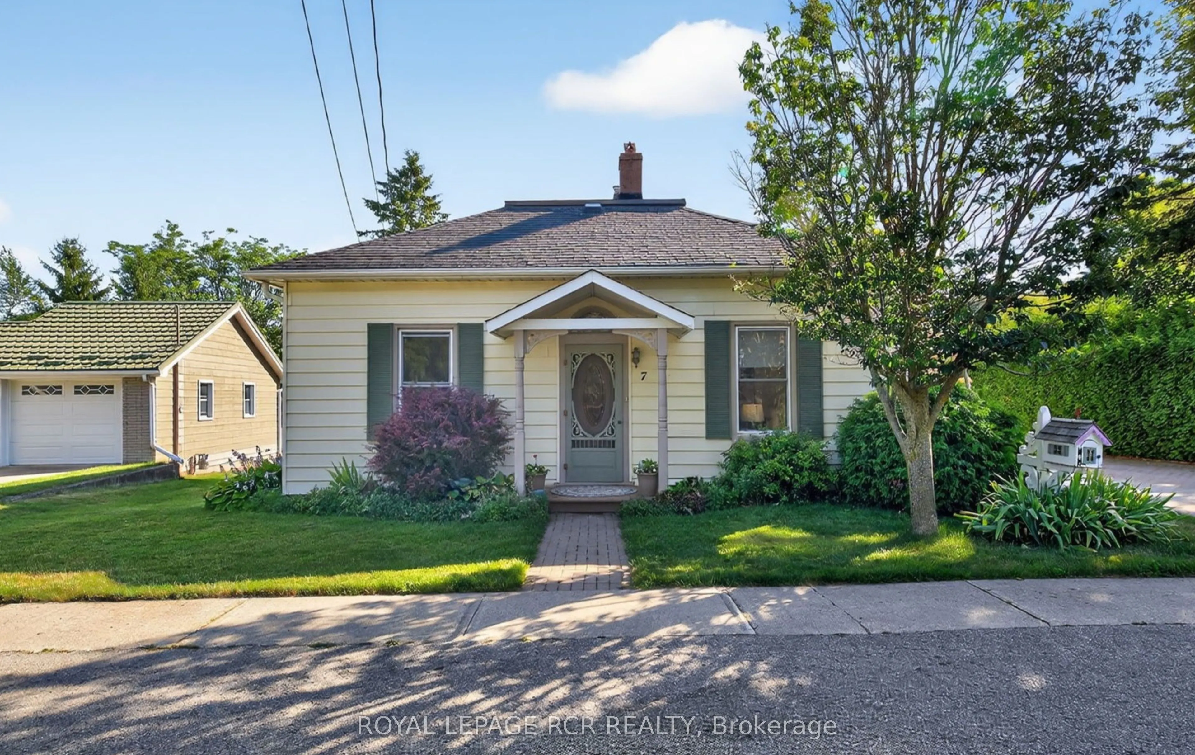 7 Wallace Avenue