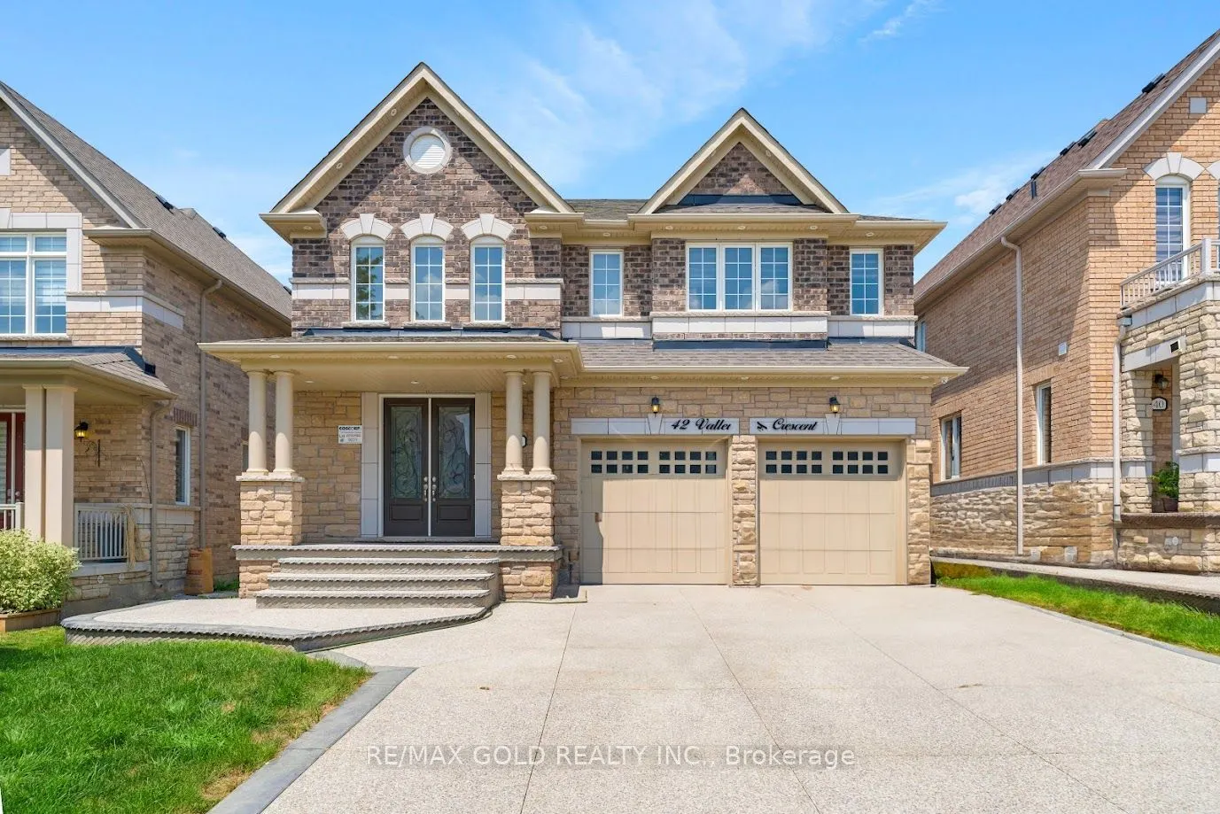 42 Valleybrook Crescent S