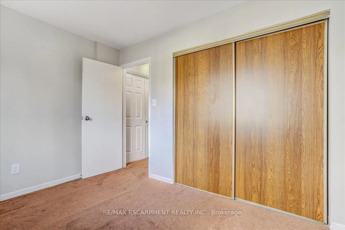 4252 Jefton Crescent, #Lower